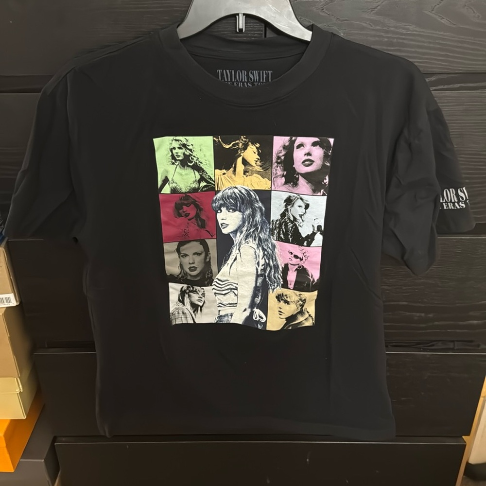 Taylor Swift official Eras tour tshirt merch🖤